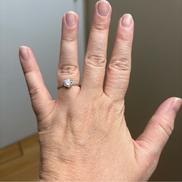 Pandora Silver Ring with Clear Gemstone - Picture 2 of 6